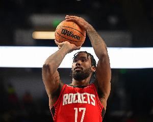 在干嘛?伊森发球失误直接送麦克劳林反击 紧接着被卡斯尔逼回场