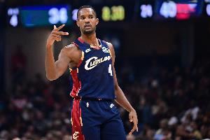 内线支柱!莫布里14投9中&罚球7中5得24分8板5助1帽 正负值+17